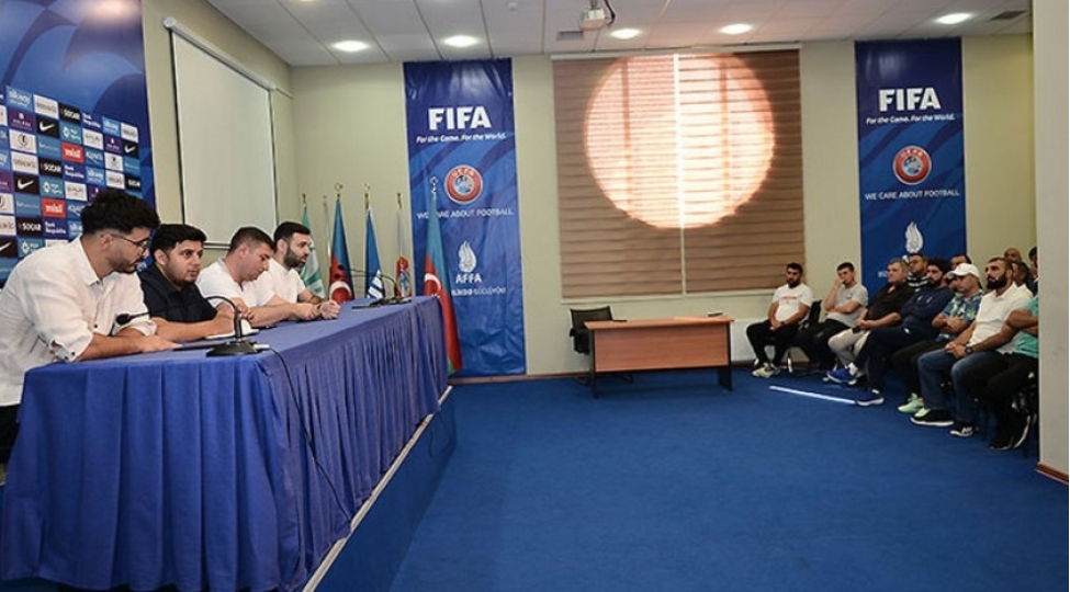 affa-da-klub-numayendeleri-ile-gorush-kechirilib