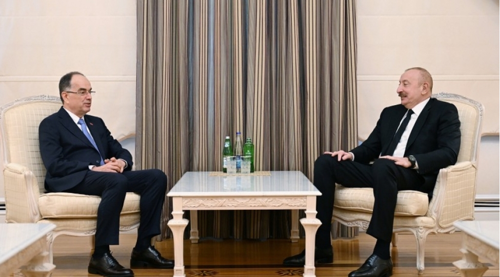bayram-beqay-azerbaycanla-ermenistanin-sulh-beyannamesi-imzalamasi-emekdashliga-yol-achan-tarixi-merheledir