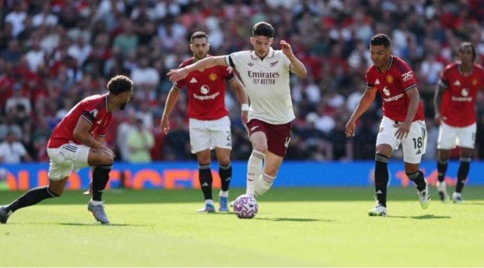 arsenal-old-traffordda-qelebe-qazandi