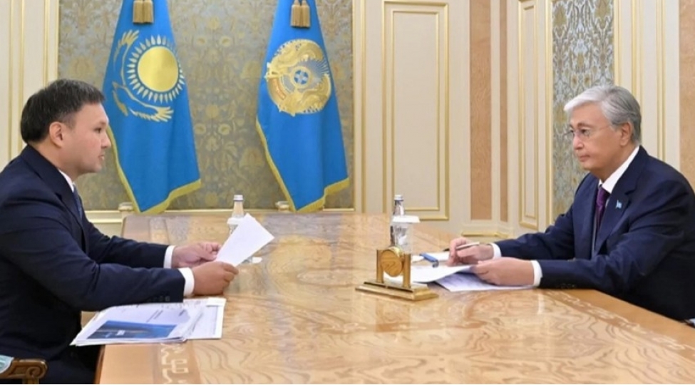 tokayev-kazmunayqazin-rehberi-ile-elave-neft-ixrac-marshrutlarini-muzakire-edib