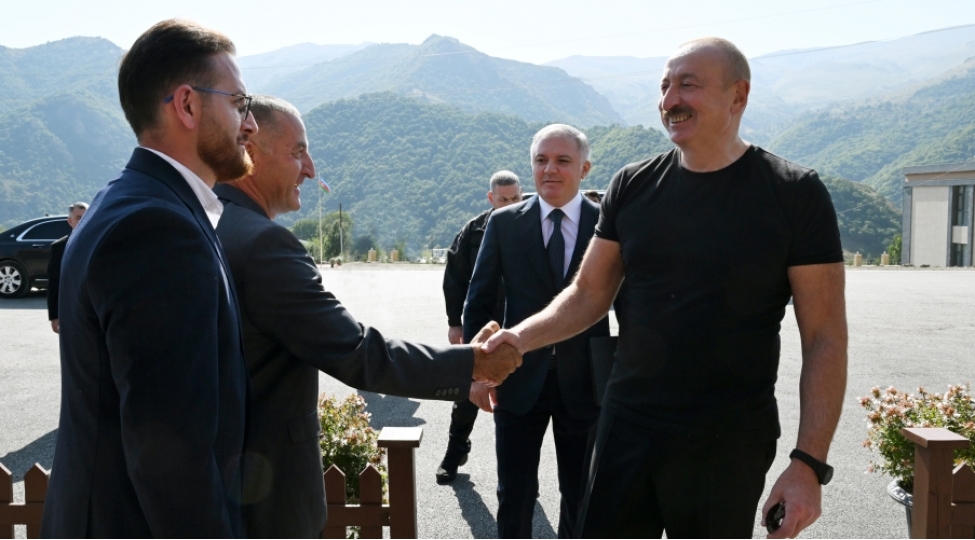 hem-ozum-her-gun-yeyirem-hem-de-xarici-qonaqlara-gonderirem-prezident
