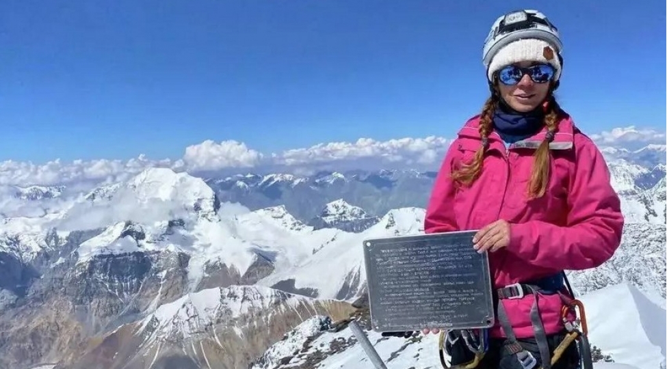 rusiyali-alpinist-4-il-evvel-heyat-yoldashinin-olduyu-yukseklikde-vefat-edib