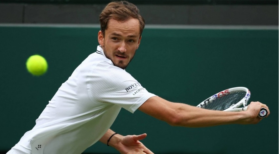 rusiyali-tennischi-absh-achiq-chempionatinda-qalmaqal-yaradib-hakimi-tehqir-edib