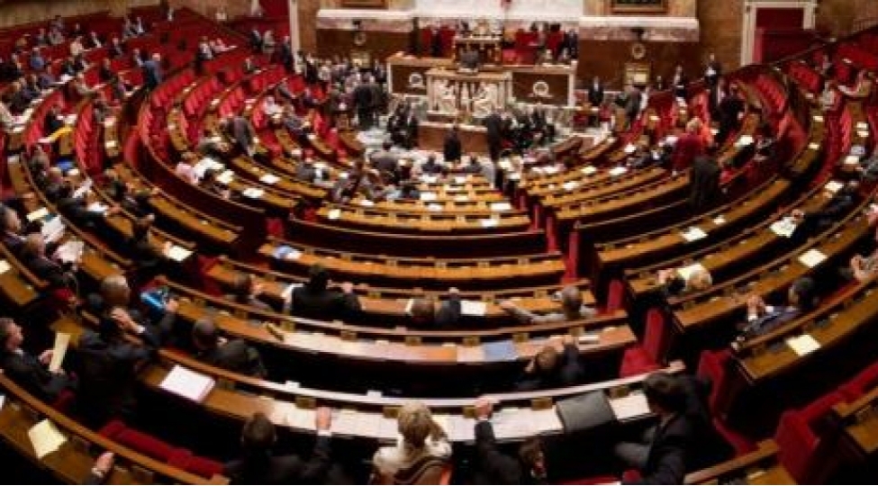 elabe-sosial-sorgu-fransizlarin-69-faizi-etimad-sesvermesi-ugursuz-olarsa-milli-assambleyanin-buraxilmasini-destekleyir
