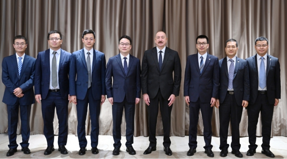 prezident-ilham-eliyev-tiencin-sheherinde-powerchina-group-shirketler-qrupunun-icrachi-vitse-prezidenti-ile-gorushub