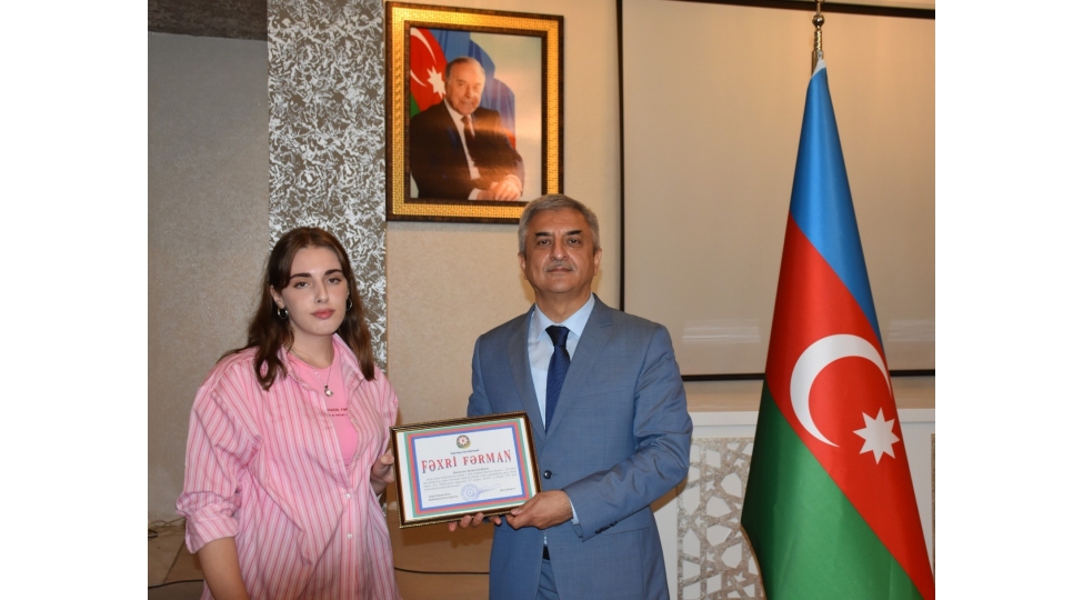 imishlide-yuksek-bal-toplayan-telebelerle-gorush