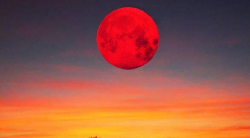 azerbaycanda-bu-gece-qanli-ay-mushahide-olunacaq-tam-ay-tutulmasi-bash-verecek