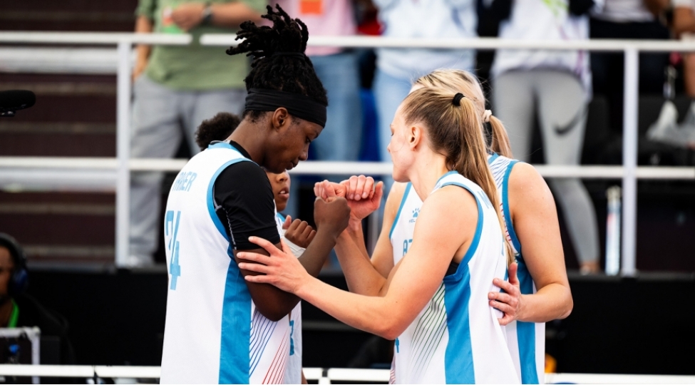 azerbaycanin-basketbol-yigmasi-avropa-kubokunda-ikinci-yeri-tutub