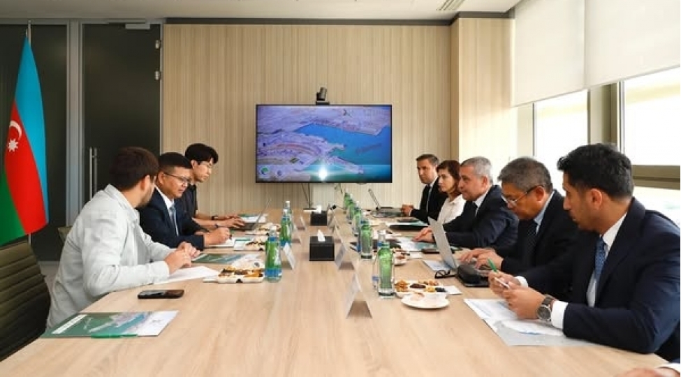 crct-qazaxistan-beynelxalq-logistika-shirketinin-numayendeleri-baki-limaninin-imkanlari-ile-tanish-olublar