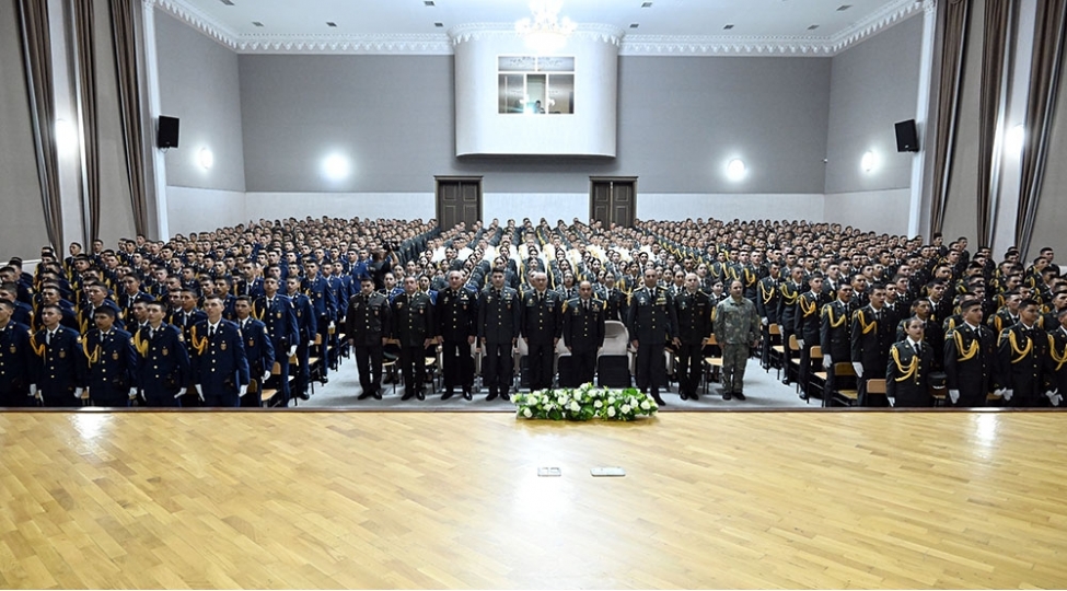 herbi-tehsil-muessiselerinde-bilik-gunu-ve-andichme-merasimleri-kechirilib