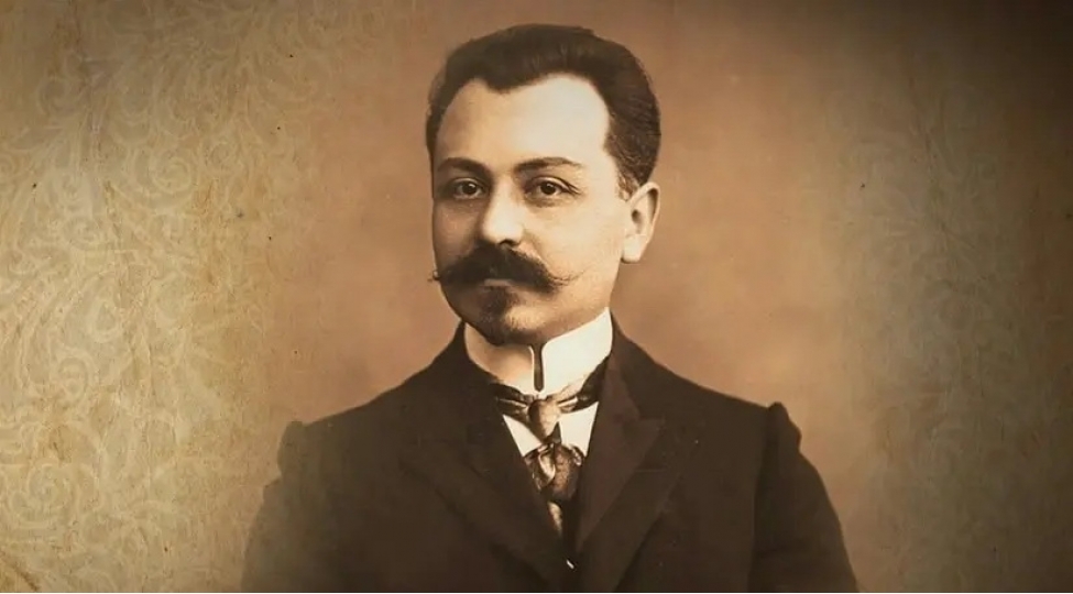 vetenperver-shexsiyyet-boyuk-siyasi-xadim
