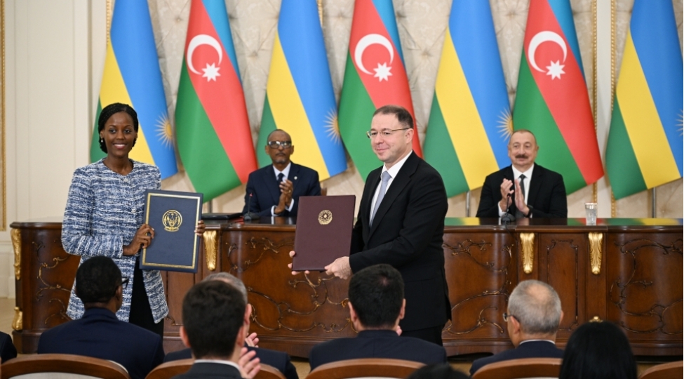 azerbaycan-ile-ruanda-arasinda-imzalanmish-senedler-mubadile-olunubsonra-prezidentler-metbuata-beyanatlarla-chixish-edibler