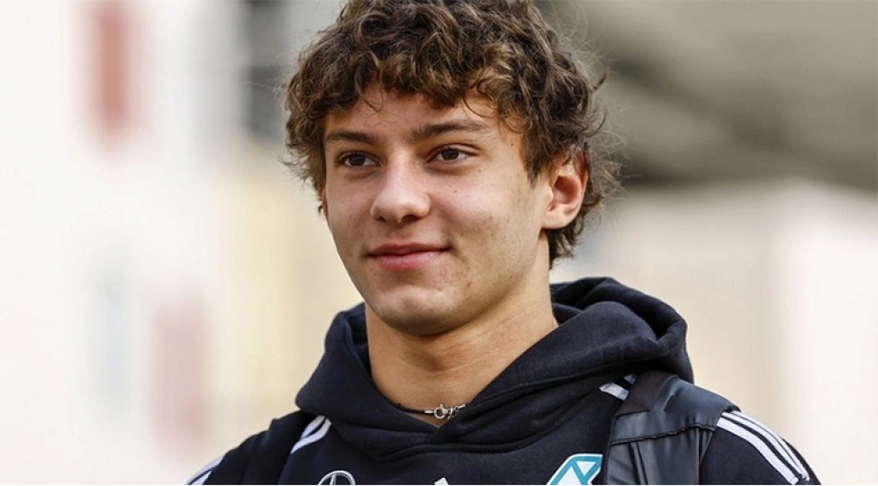 mercedes-pilotu-bakidaki-yarishda-ikinci-gunun-gergin-kecheceyini-dushunur