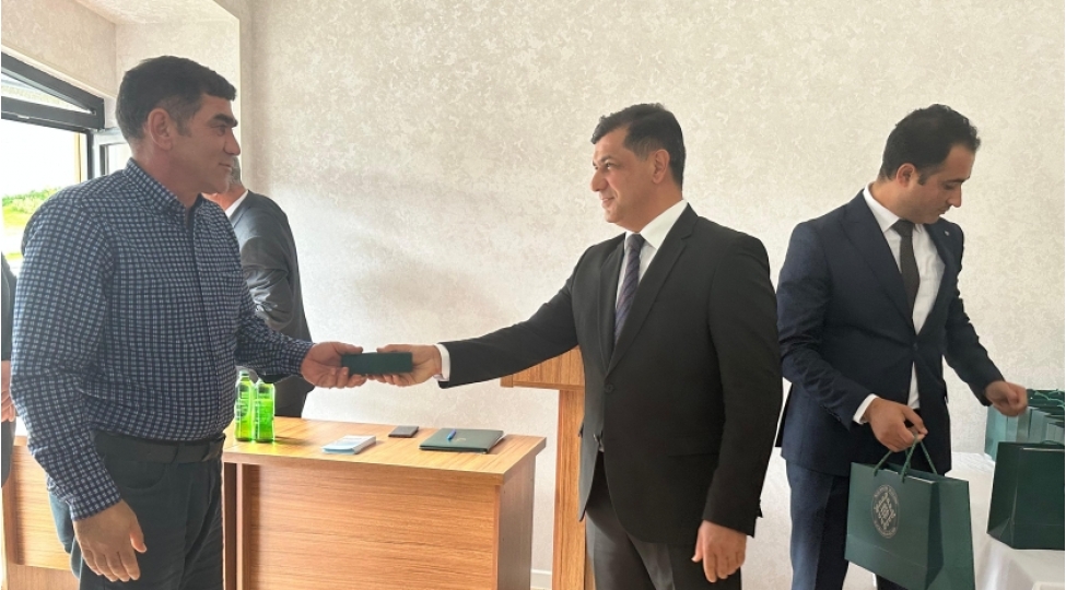 kelbecerde-daha-29-aileye-menzillerin-acharlari-teqdim-edilib