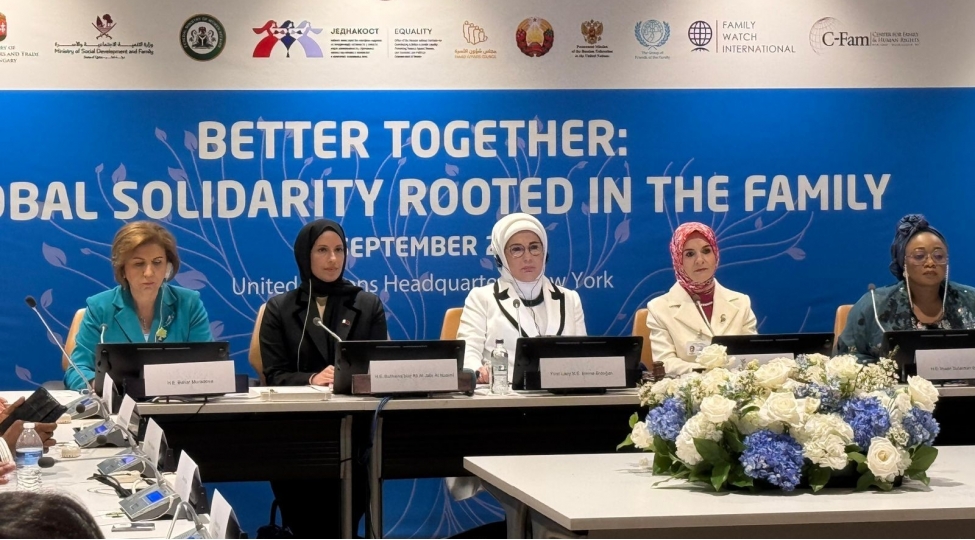 bahar-muradova-dunya-murekkeb-ve-choxshaxeli-bohranlarla-uz-uzedir