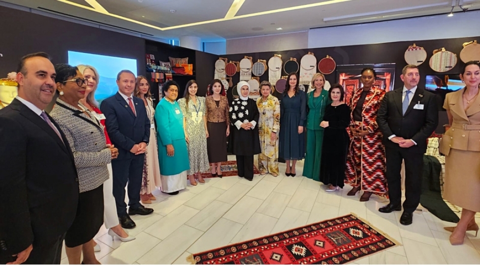 idea-nin-tesischisi-ve-rehberi-leyla-eliyeva-ve-arzu-eliyeva-nyu-yorkda-anadolunun-qapilari-arxasindaki-xezineler-adli-sergide-ishtirak-edibler