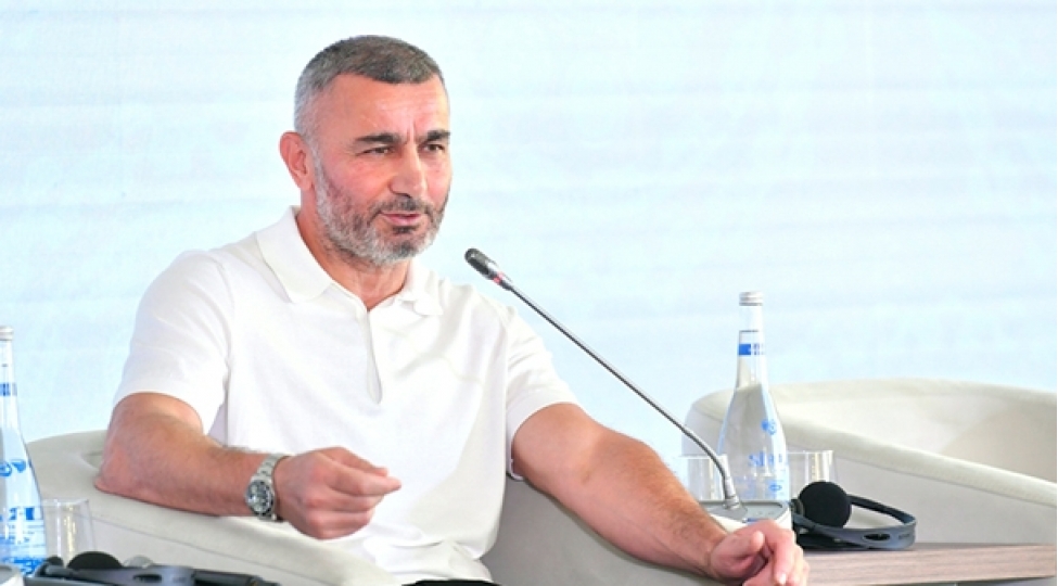 menim-futbolchulardan-ve-ozumden-her-zaman-bir-telebim-olub-qurban-qurbanov