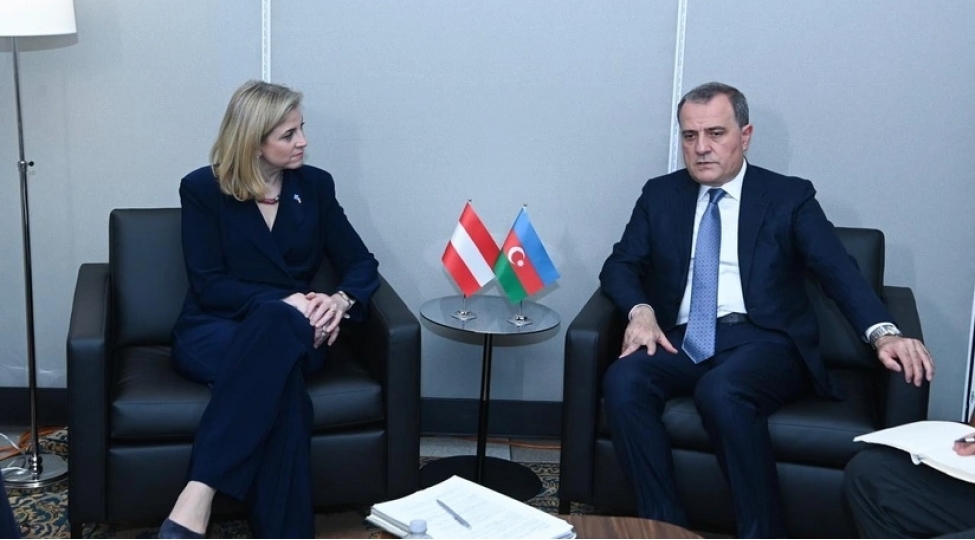 ceyhun-bayramov-avstriyali-hemkarini-sulh-quruculugu-barede-melumatlandirib