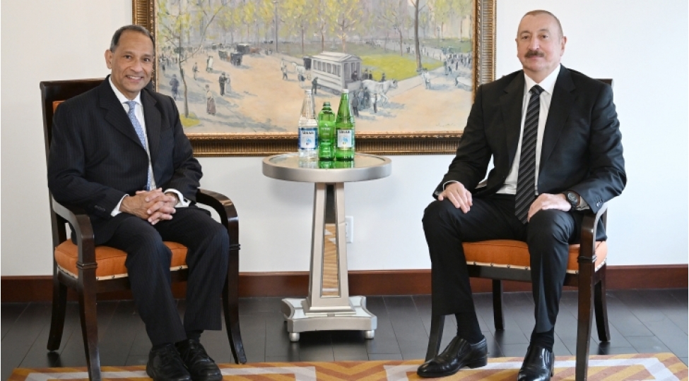 prezident-ilham-eliyev-nyu-yorkda-absh-ticaret-palatasinin-bash-vitse-prezidenti-ile-gorushub