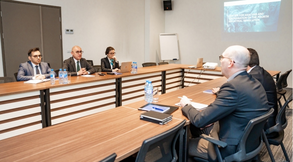 4sim-ve-linkedin-arasinda-emekdashliq-imkanlari-muzakire-olunub