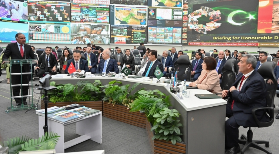 parlament-sedrleri-pakistanin-felaketlerin-milli-idareetme-agentliyinde-olublar