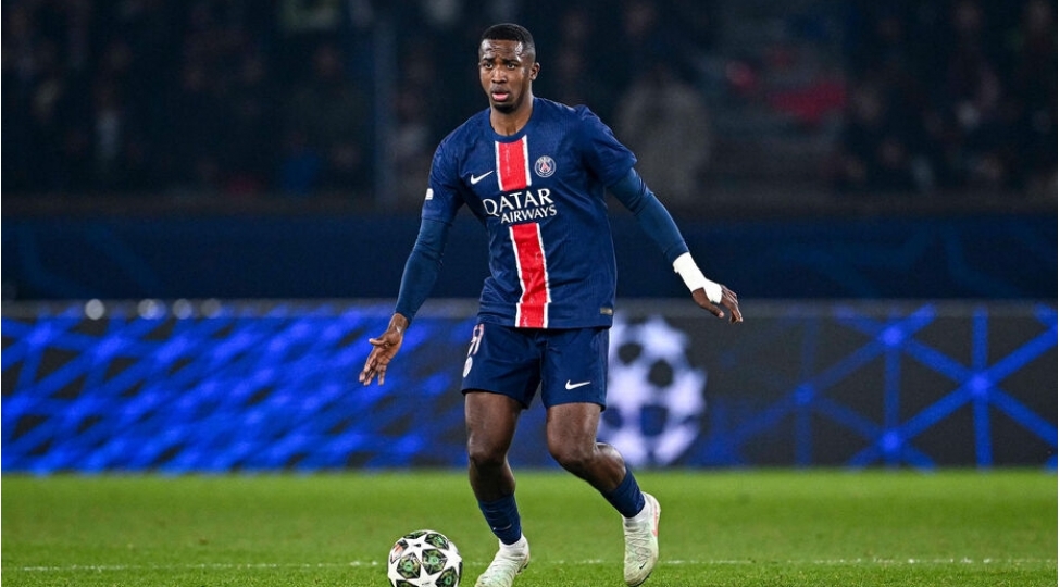 psj-futbolchusu-ile-muqavilenin-muddetini-uzadacaq