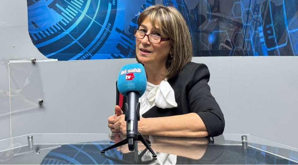 her-zerresinde-ishiq-40-illik-muellimlik-zirvesi