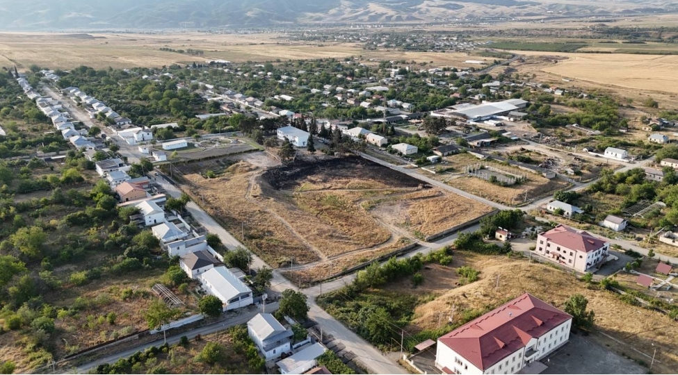 qarabag-ve-sherqi-zengezur-dogma-sakinlerine-qucaq-achir