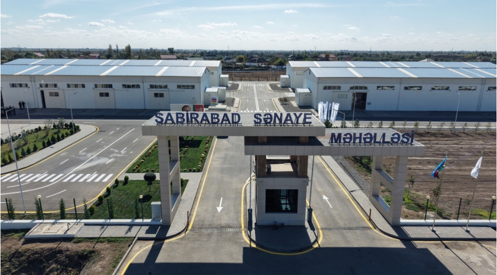 senaye-parklarinin-ve-mehellelerinin-aqrar-bolmeye-tohfesi