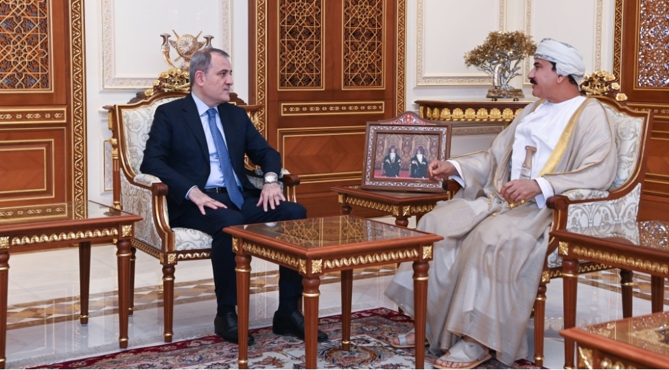 ceyhun-bayramov-omanin-kral-ofisinin-naziri-ile-gorushub