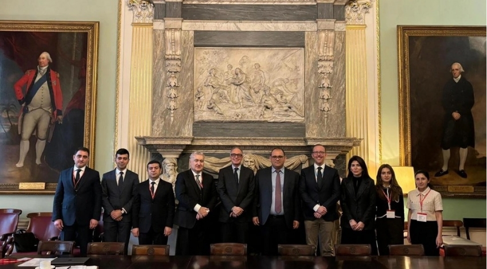 azerbaycanla-britaniya-arasinda-ilk-konsulluq-meslehetleshmeleri-kechirilib
