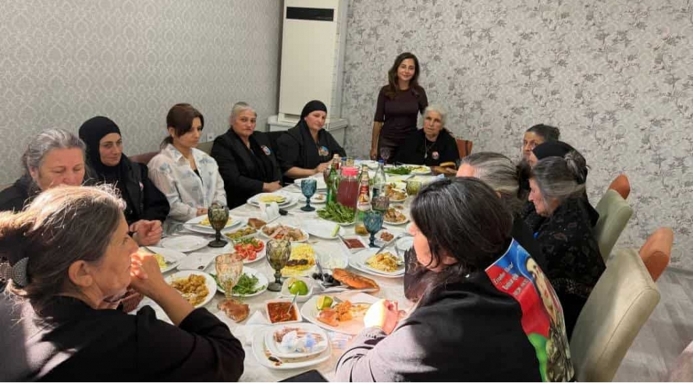 kurdemirde-shehid-aileleri-ile-birge-zefer-gunu-qeyd-olunub