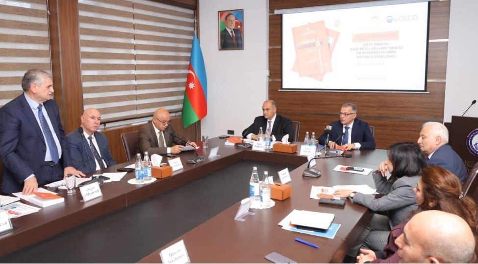 zefer-marshrutu-orta-dehliz-ve-yeni-realliqlar-movzusunda-teqdimat-kechirilib