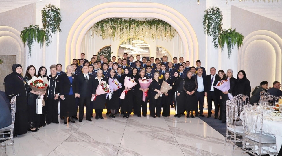 xetai-rayonunda-zefer-gunu-munasibetile-qaziler-ve-shehid-aileleri-ile-gorush-kechirilib-fotovideo