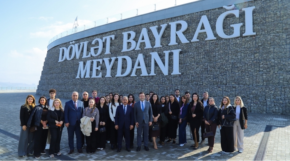 yap-nesimi-rayon-teshkilatindan-dovlet-bayragi-meydanina-ziyaret