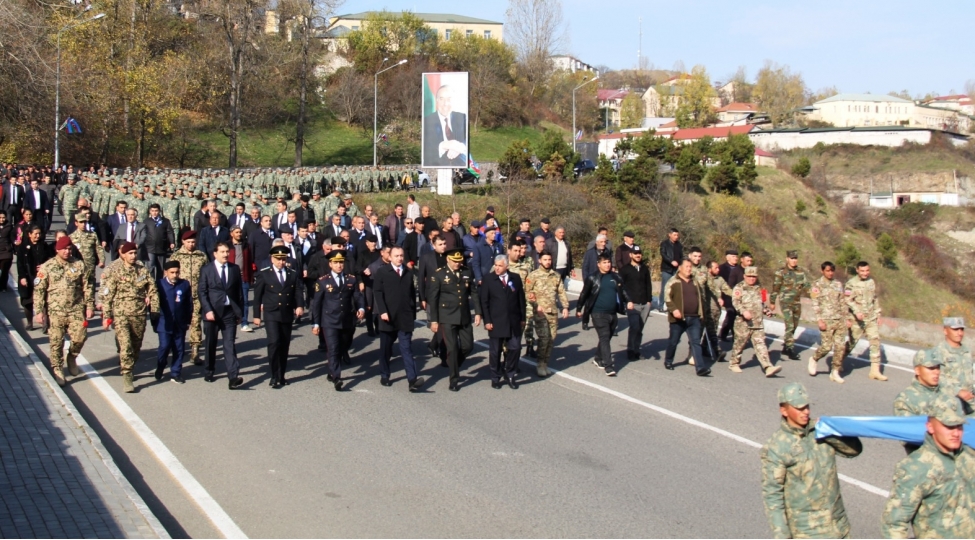 dashkesende-8-noyabr-zefer-gununun-beshinci-ildonumune-hesr-olunmush-tenteneli-bayram-konserti-teshkil-edilib