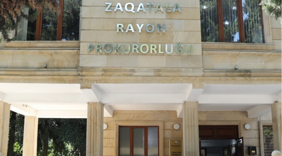 surucu-avtomobilinde-can-verdi-zaqatalada