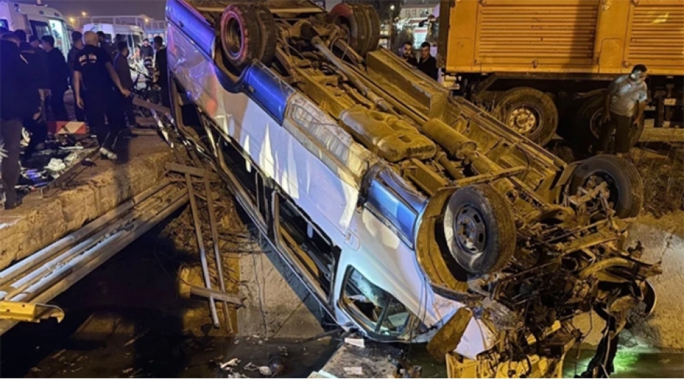 turkiyede-agir-yol-qezasi-olub-xesaret-alanlar-var-2