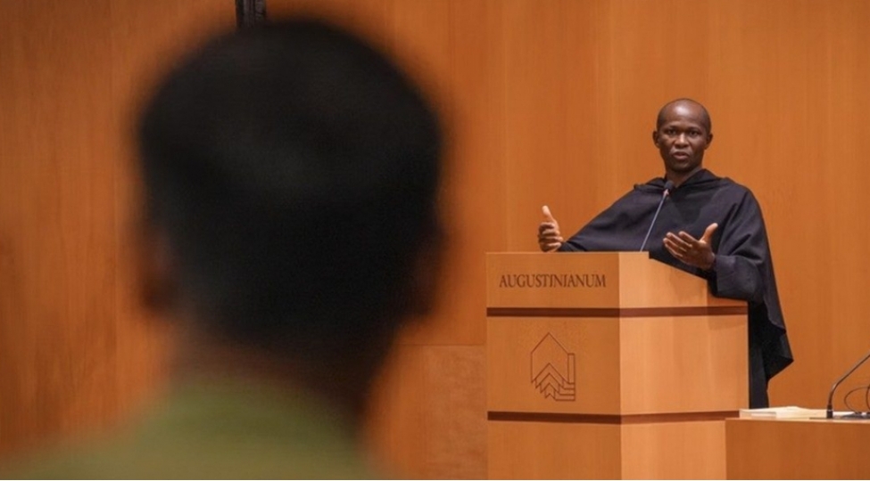 papa-leo-nigeriyali-keshishi-yuksek-vezifeye-teyin-edib