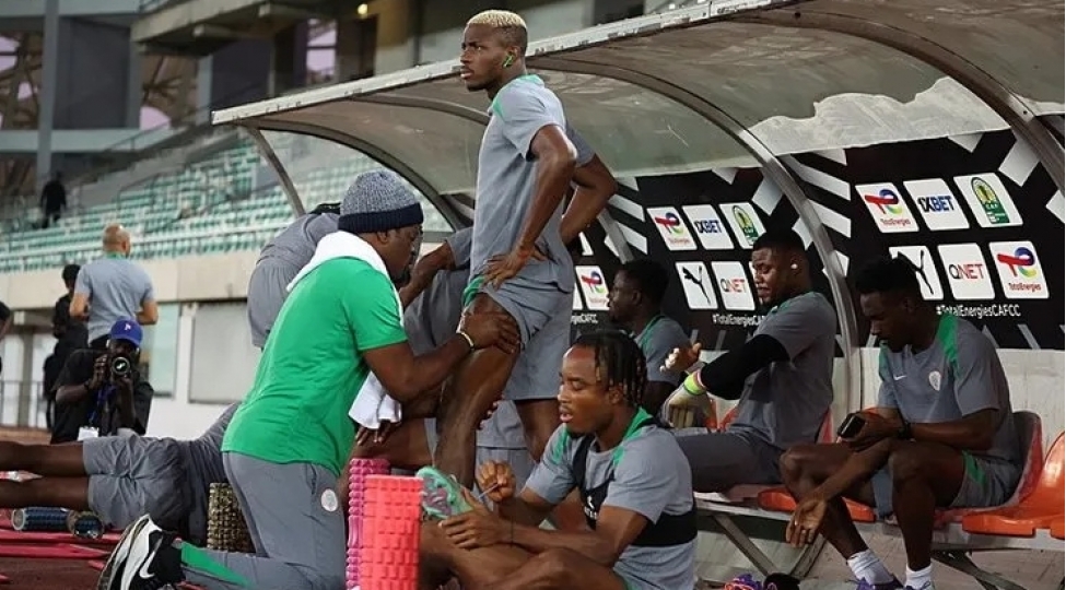 osimhen-meshqe-chixmaqdan-imtina-edib