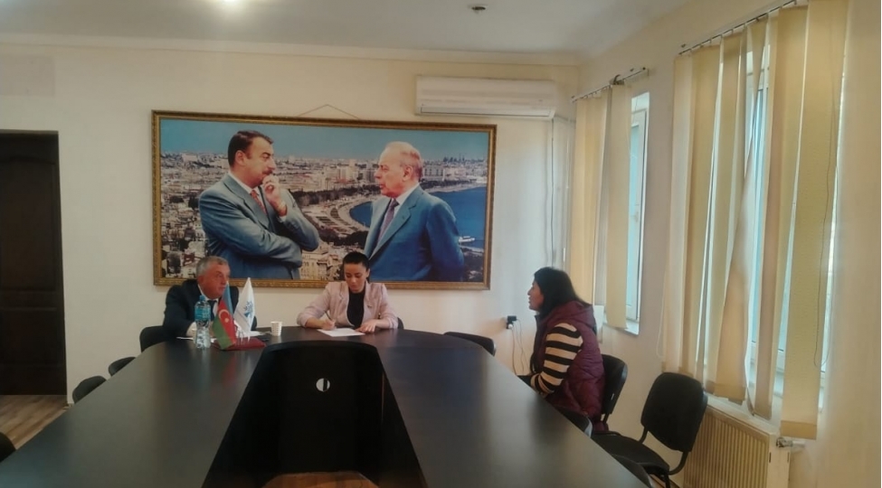 sebine-xasayeva-yap-qaradag-rayon-teshkilatinin-inzibati-binasinda-sechicilerle-gorush-kechirib