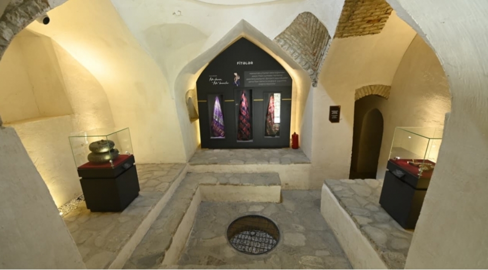 media-numayendeleri-basqal-hamami-muzeyinde-olublar-foto