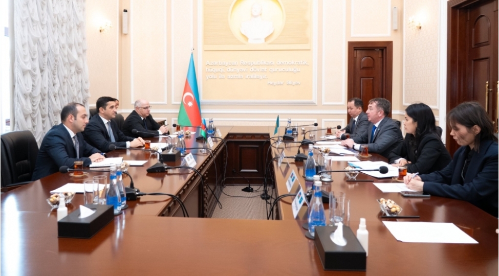 azerbaycan-ve-qazaxistan-arasinda-edliyye-sahesinde-emekdashliq-meseleleri-muzakire-olunub