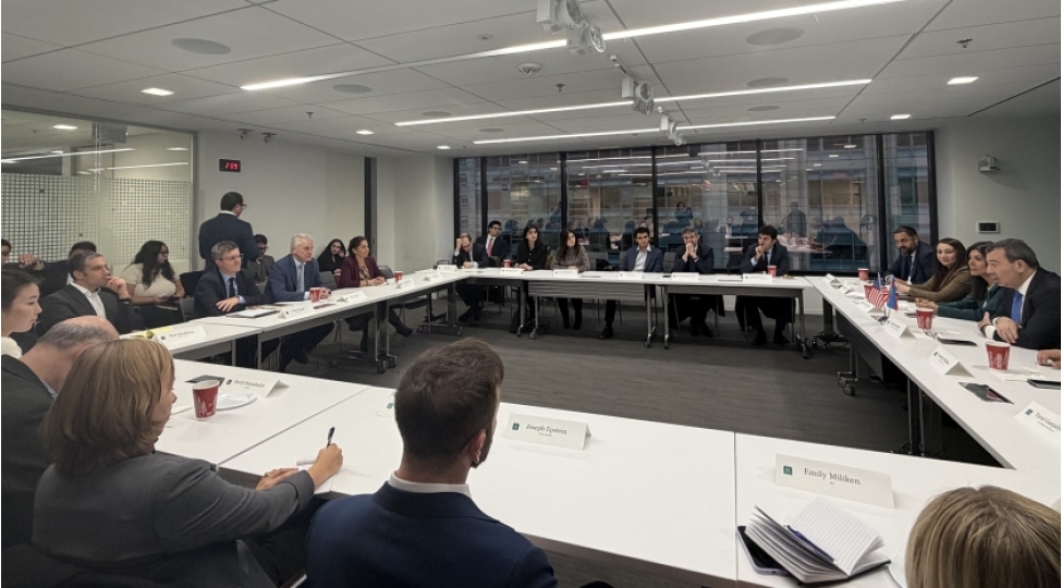 absh-in-hudson-institutunda-azerbaycan-numayende-heyeti-ile-deyirmi-masa-kechirilib