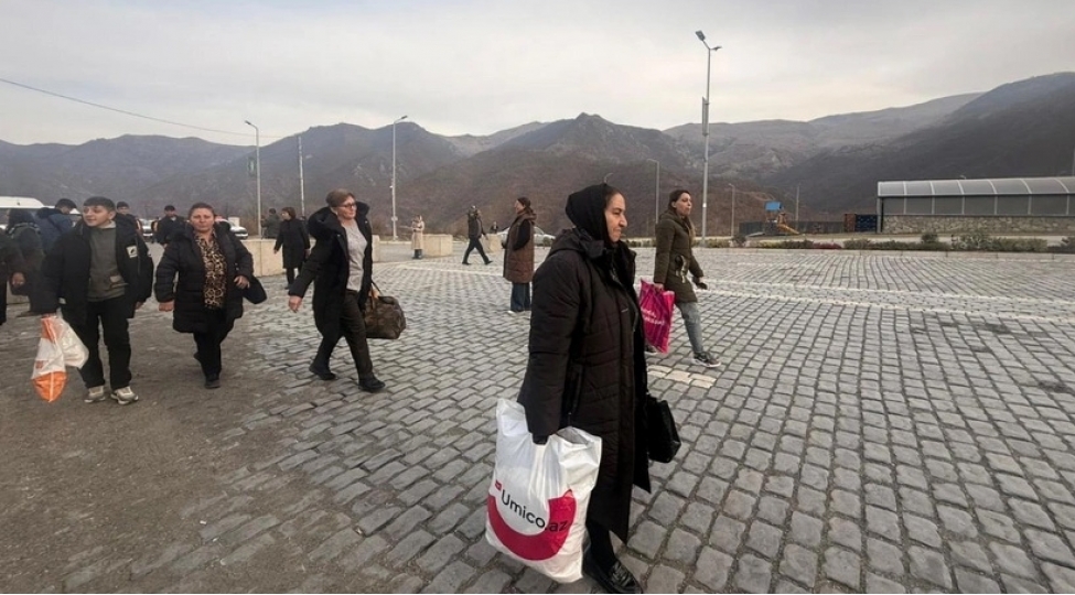 kelbecer-sheherine-kochen-ailelere-menzillerin-acharlari-teqdim-olunub