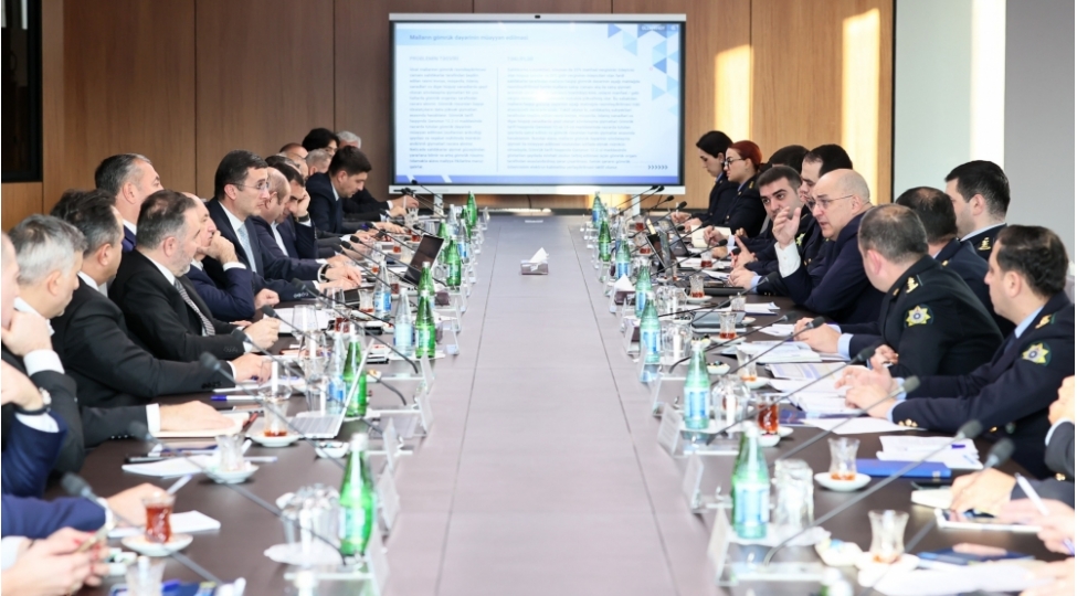 dovlet-gomruk-komitesinde-azerbaycan-sahibkarlar-konfederasiyasinin-uzvleri-ile-gorush-kechirilib