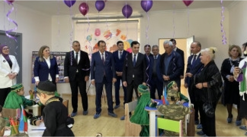 esasli-temirden-chixan-ushaq-bagchasi