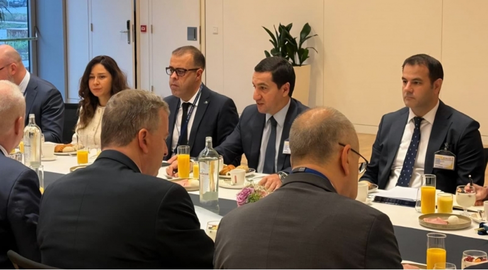 hikmet-haciyev-nato-bash-qerargahinda-blok-rehberliyi-ile-gorush-kechirib