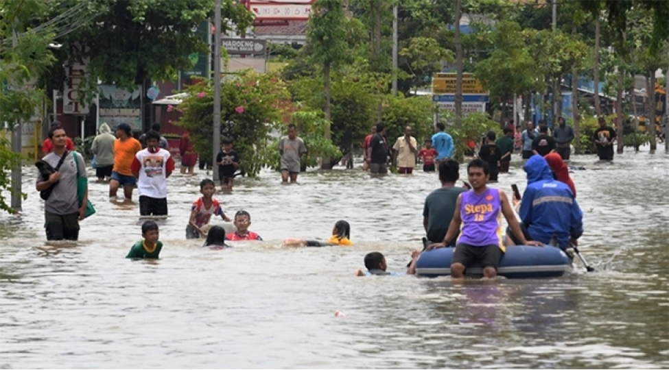indoneziyada-dashqin-ve-surushme-qurbanlarinin-sayi-250-ye-yaxinlashib