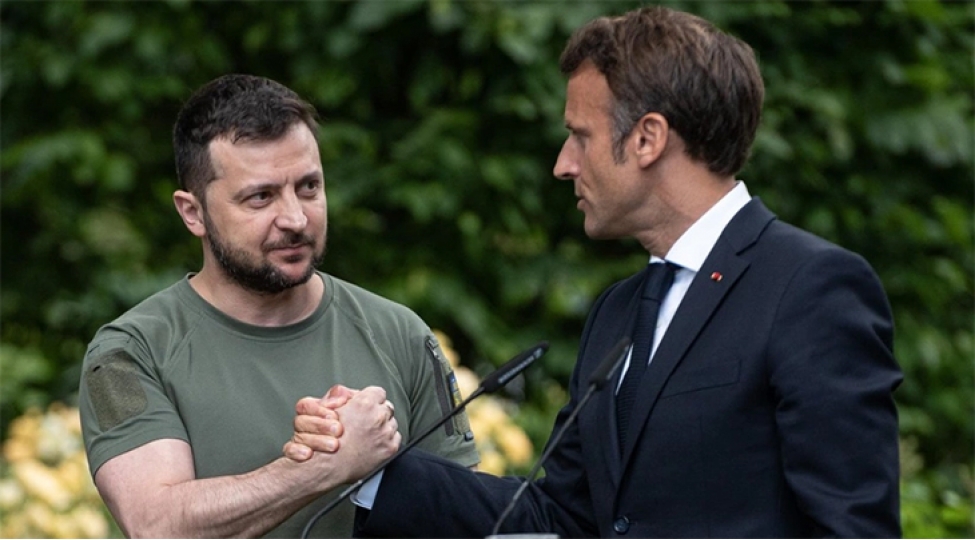 zelenski-parise-gedecek